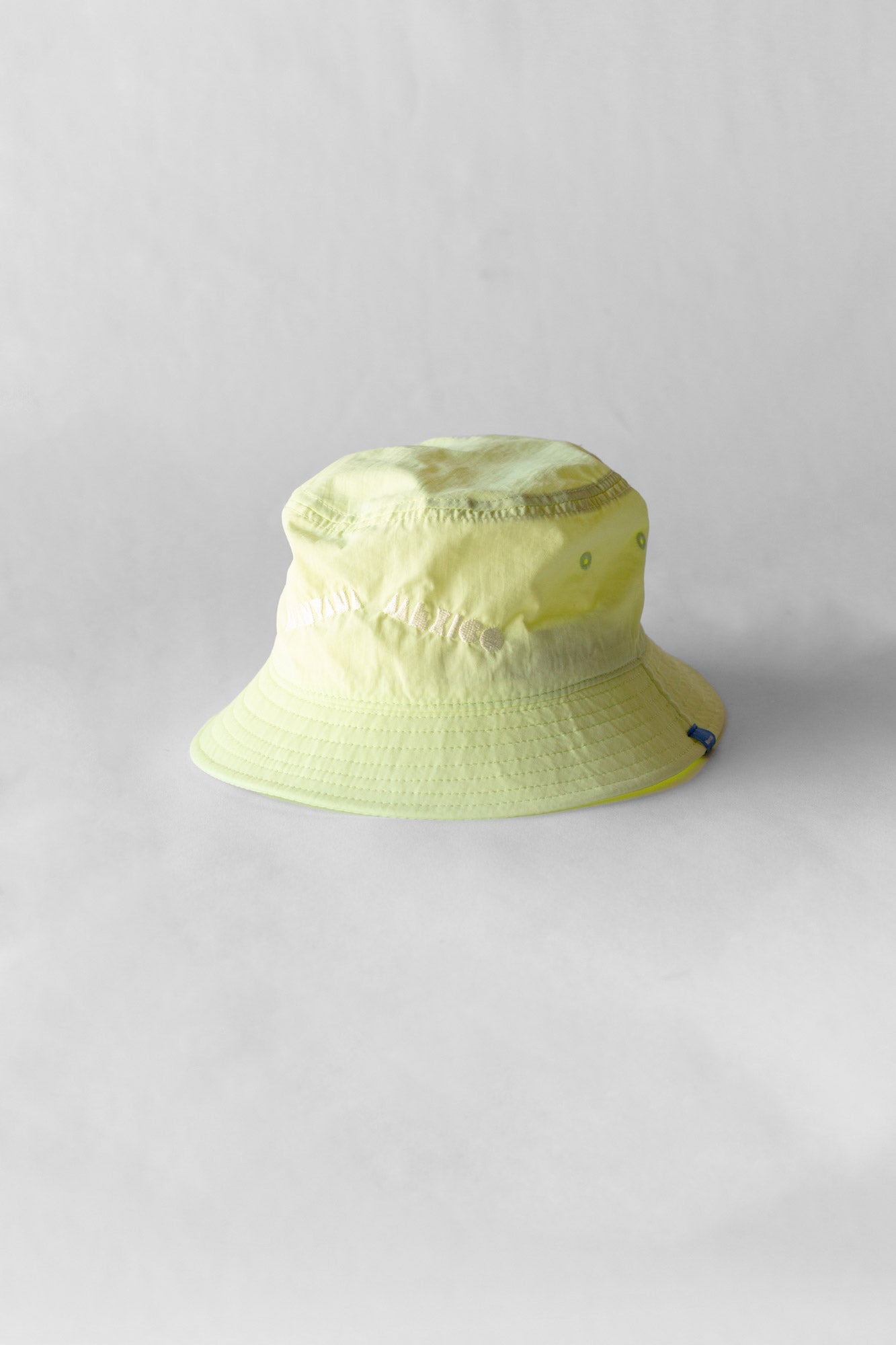 Sombrero de pescador con logo de taco de los años 90